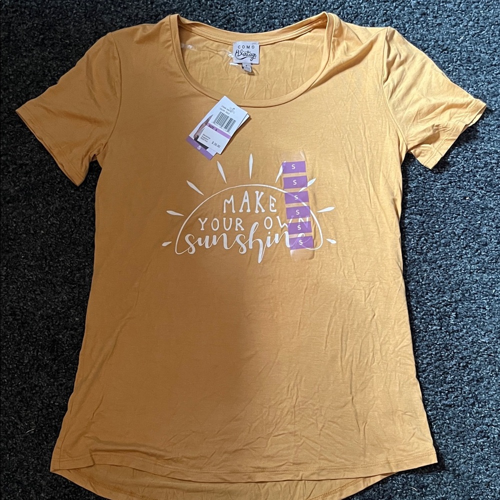 Gold colored Vintage tshirt size small